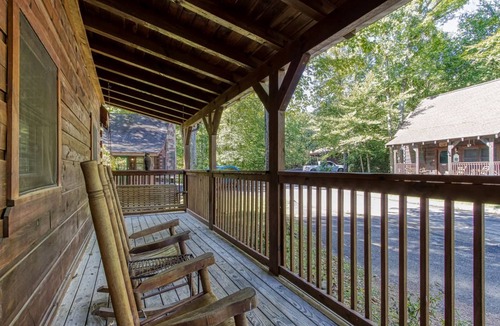 Pigeon Forge Cabin | ER64 - Heavenly Peace - Great location...close to all the action!