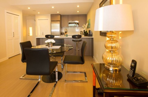 Downtown Victoria Condo | EraBella-Downtown 12th floor Beauty, Free Parking and Wifi, Close to Everything by Victoria Prime!