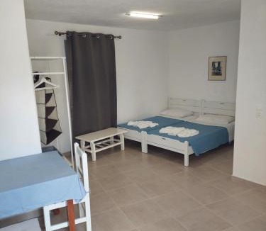 Parikia Hotel | Eri Hotel