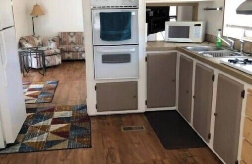 Topock House | Eric's Toy Box on Route 66!, Fully fenced yard for your children and fur babiesn