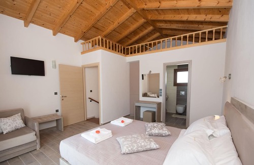 Erikousa Island Apartment | Erikousa Palace Double Suite 6