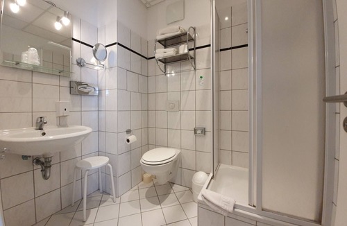 Neukoelln Hotel | Erlanger Hof