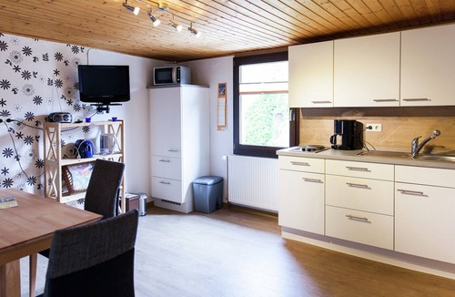 Ernst Apartment | Ernst Lakeside Escape