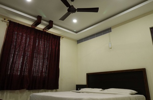 Theni Hotel | ES Residency