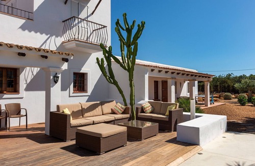 Es Canar Villa | COMETA Villa. Ibiza. impressive country house with a lot of garden