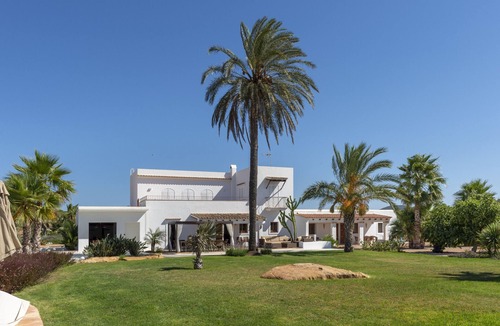 Es Canar Villa | COMETA Villa. Ibiza. impressive country house with a lot of garden