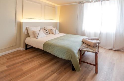 Saint-Victor-sur-Loire Apartment | Escale victorienne suite elegance