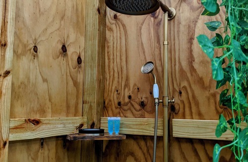 Aibonito Hotel | ¡escapada Romántica! Glamping en Burbuja con Jacuzzi Privado Para Dos