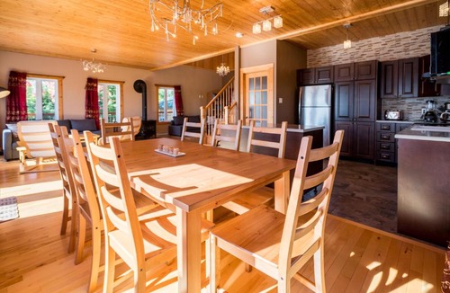 Saint-Cyrille-de-Lessard House | Escapade au chalet - Moment présent