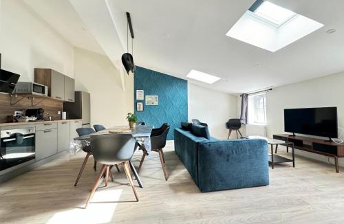 Riom Apartment | Escapade Confortable à Riom - 10 Couchages!
