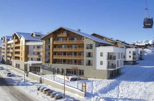 Huez Condo | Escapade de ski au Alpes | spa, piscine + gym!