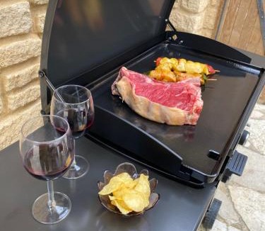 Caumont-sur-Durance Villa | Escapade entre amis en Provence, 4 ch clim, terrasse, jardin, plancha, cheminée, proche Avignon