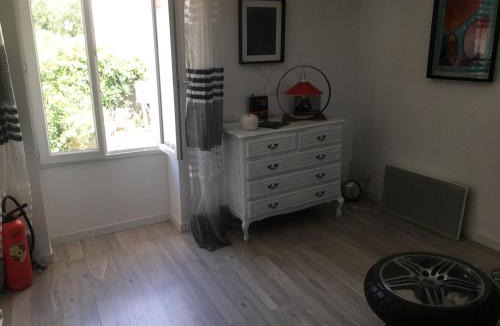 Montagnac-Montpezat Apartment | Escapade Provençale