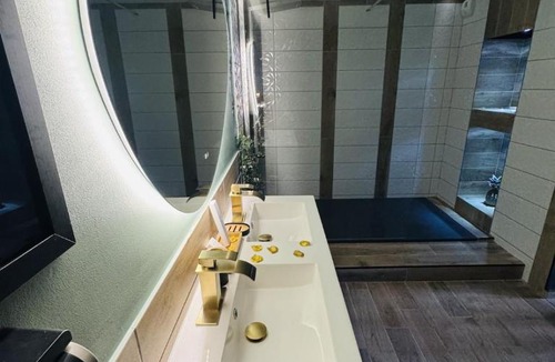 Grand-Fort-Philippe House | Escapade Romantique, Jacuzzi, Sauna, Plage à 900m
