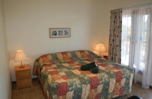 Agnes Water Hotel | Escape 1770 Motel - No Kids - NO SMOKING - No Partying