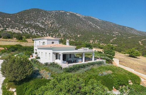 Kilada Villa | Escape here,where comfort,nature&view come to create an unforgettable experience
