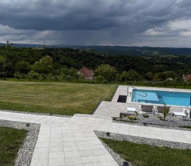 Ghelar House | Escape