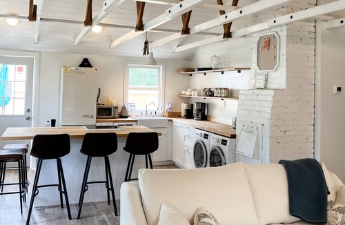Hyannis House | Escape To Cape - Fully Renovated 2 Bedroom House, Close To Main Street And Beach