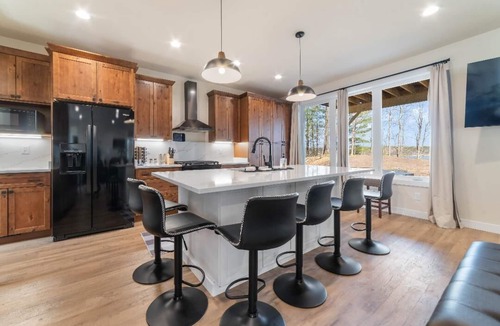Carlton House | Escape to Chub Lake Retreat: Waterfront Luxury House in Carlton, Minnesota