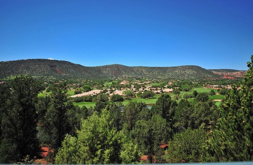 Oak Creek Hotel | Escape to Nature in a Cozy Sedona Retreat | Outdoor Pool Access + Free Parking