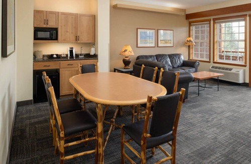 Vancouver Hotel | Escape to Our Rustic Hotel w/Private Fireplace, Balcony and Jacuzzi