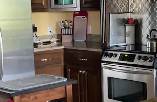 Waycross House | Escape to Tranquility and Fun at this South Georgia Ranch. Pet-Friendly!