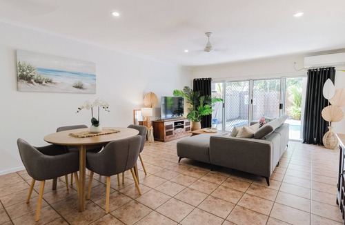 Palm Cove Villa | Escape to your private tropical oasis! 2 bedroom/2 bathroom, private pool!🌴