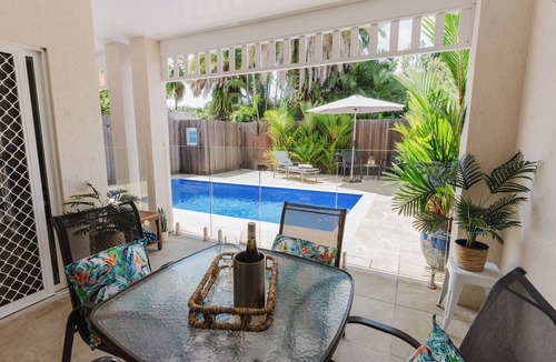 Palm Cove Villa | Escape to your private tropical oasis! 2 bedroom/2 bathroom, private pool!🌴