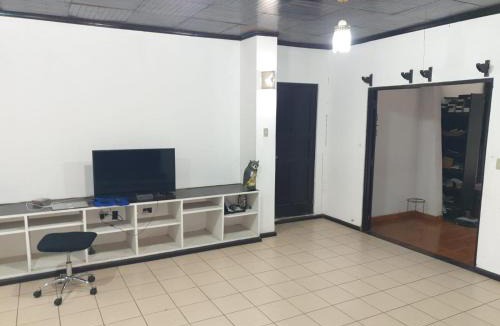 Ciudad Colon Hostel | Escape Urbano