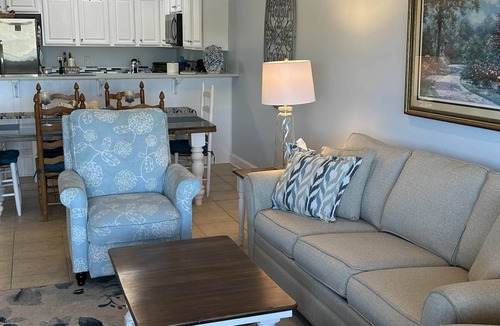 Jasper House | EscapeToSmithLake, EscapeToSmithLake: a tranquil retreat at Duncan Bridge Resort
