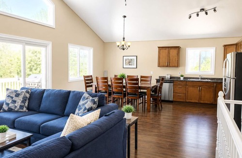 Tobermory Hotel | Escarpment Heights Motel