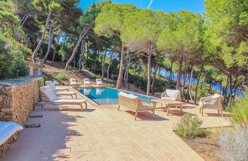 Morcone Villa | Esclusive Villa with pool and private access to the beach