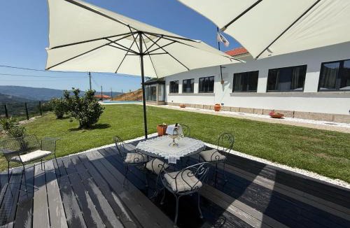 Ponte da Barca Hotel | Escola Da Mestra Da Portela Sampriz