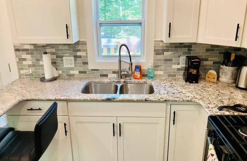 Mount Marion House | Esopus Creek modern Tiny house Retreat in Woodstock &Kingston Catskill area!