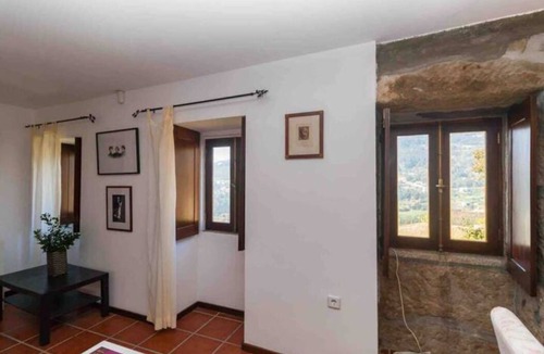 Cinfaes Villa | Espadanedo Stone Haven