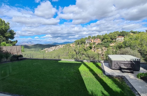 Corbera De Llobregat Villa | Espectacular Casa de Campo con Piscina y Jacuzzi Exterior. Ideal Familias
