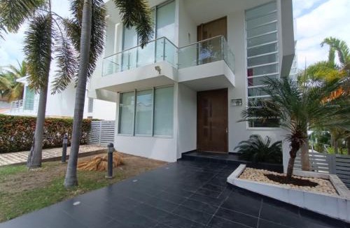 Melgar Villa | ESPECTACULAR CASA QUINTA EN MELGAR con PISCINA PRIVADA