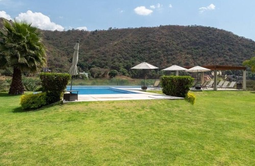 El Santuario Other | Espectacular Casa con Vista al Lago, Enorme Jardín