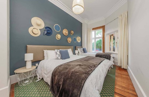 St. Clair Resort | Esplanade Apartments Wavecaps