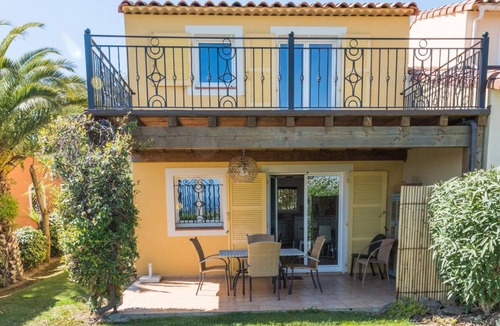 La Rouviere House | Esprit du Sud Ruime Vakantiewoning met 3 Slaapkamers en Prachtig Uitzicht