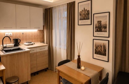 Nepszinhaz negyed Hotel | Esprit Hotel Budapest