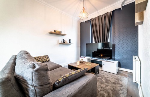 Brive-la-Gaillarde Apartment | ★ Esprit Maison de Famille ★ Parking ★ 3 Suites Privatives