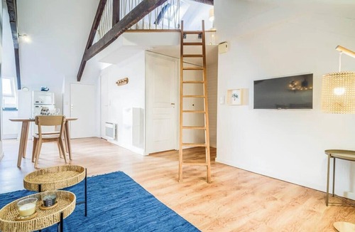 Quimperle Apartment | Esprit Surf en Centre-Ville – Studio Mezzanine
