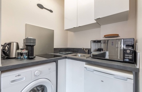 Gentilly Apartment | Esprit Tropical - Studio Apartment, Sleeps 2