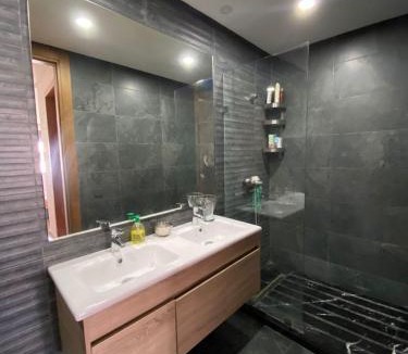 Casablanca Apartment | Ess