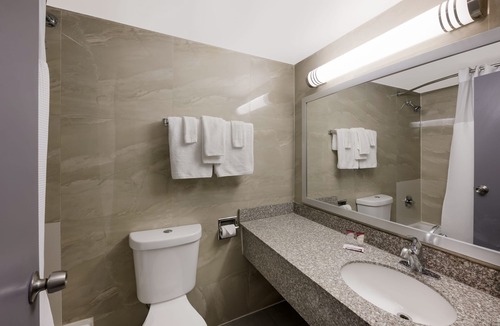 Wayne Hotel | Essence Express Wayne