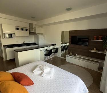 Matriz Apartment | Estúdio completo e aconchegante no Centro de Curitiba!