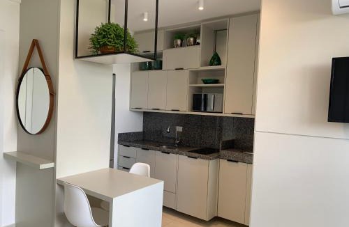 Mossungue Apartment | Estúdio Lindíssimo com Varanda!