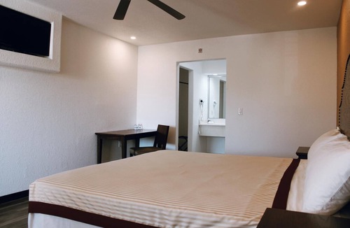 Tecate Hotel | Estancia Inn