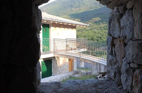 Rastovac House | Estate Eko village Stanic
